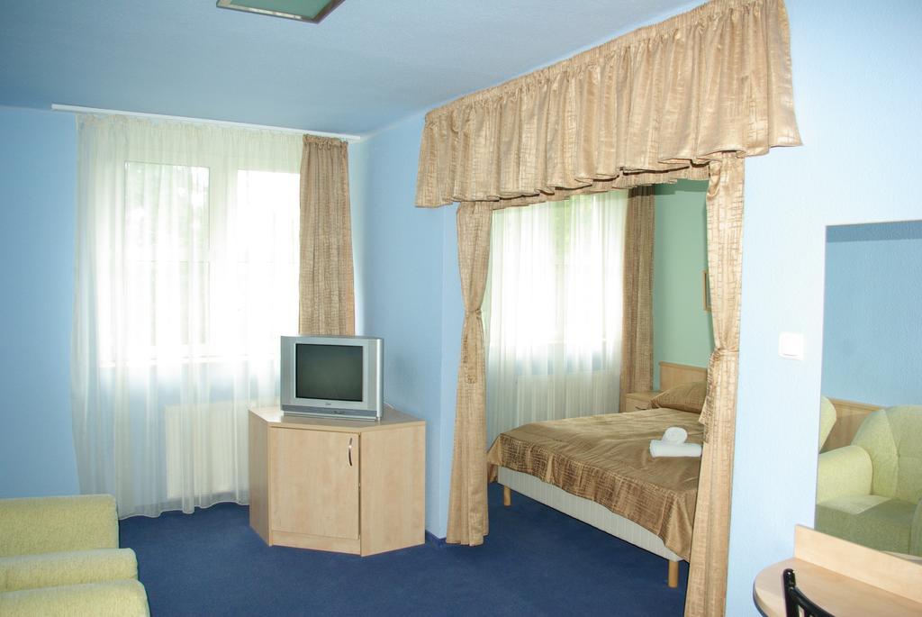 Salgó Hotel Salgótarján Habitación foto